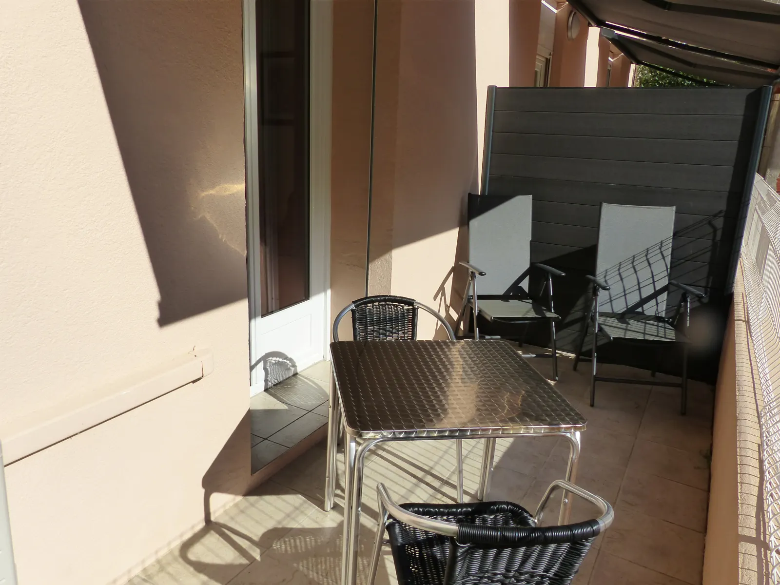 B1-TerrasseP1150294 Terrasse du Studio N°b1, meublés Daviaud à Amélie les bains